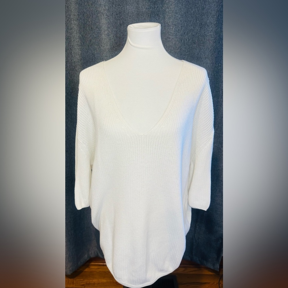 Express Deep V-Neck Knit Sweater – White – Size M